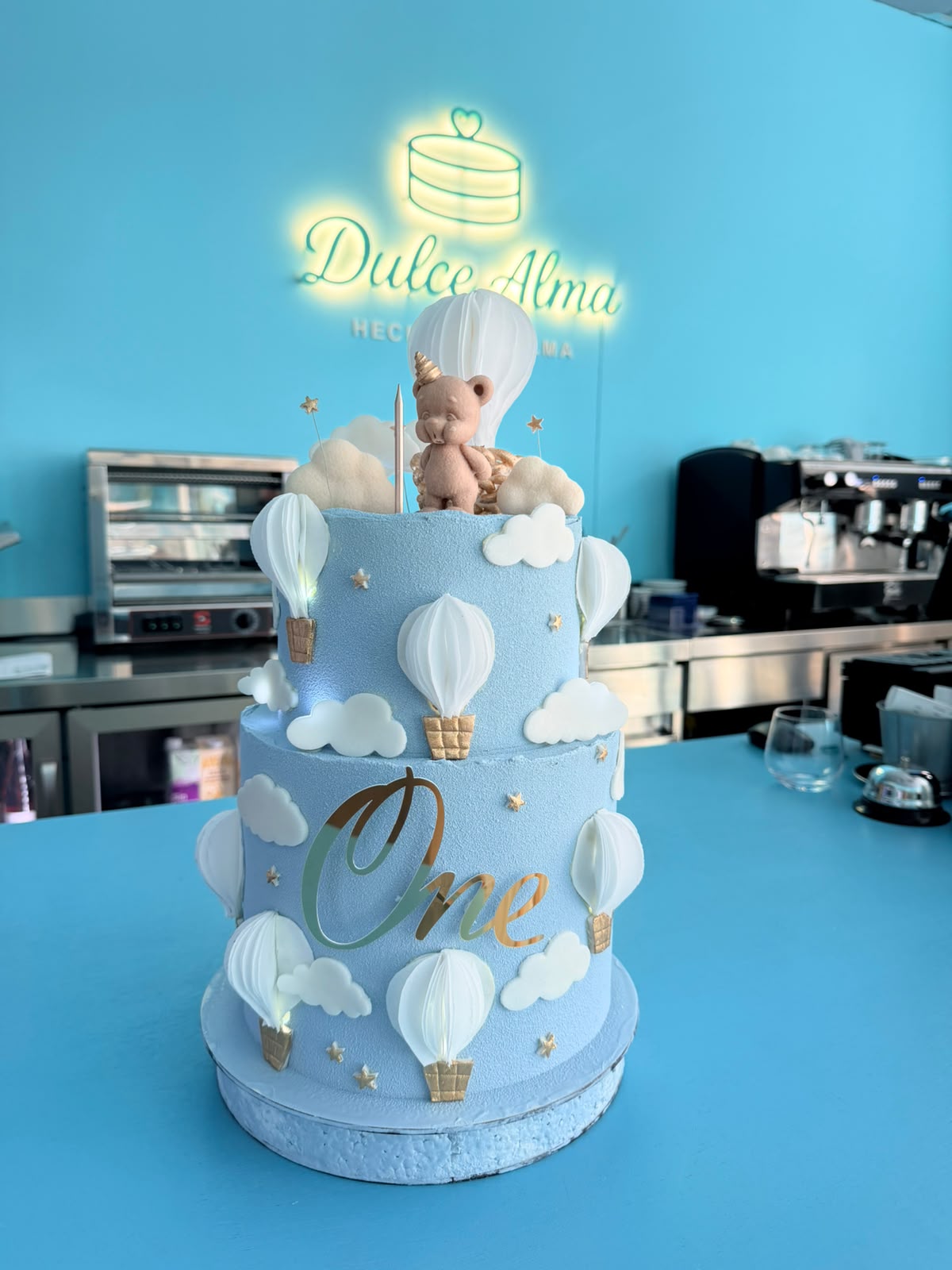 Example of a custom cake made by Dulce Alma Bakery