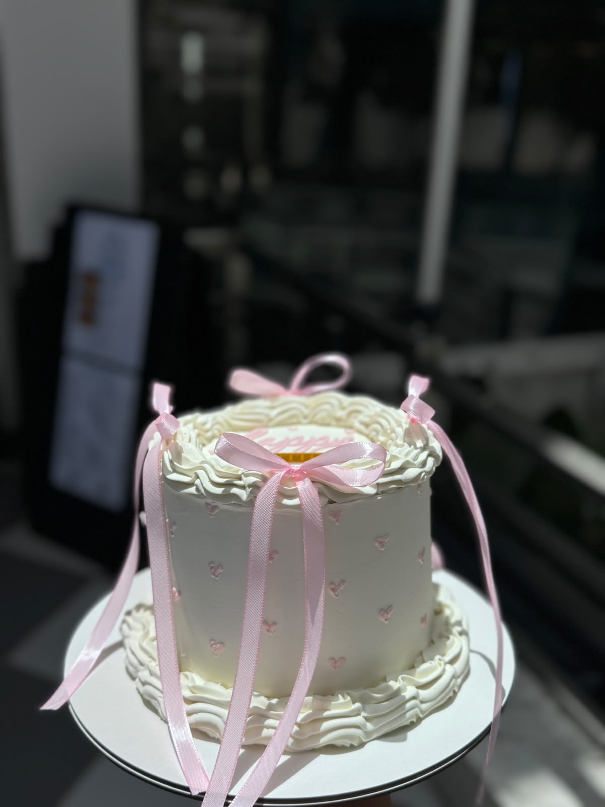 Pink bows & hearts cake